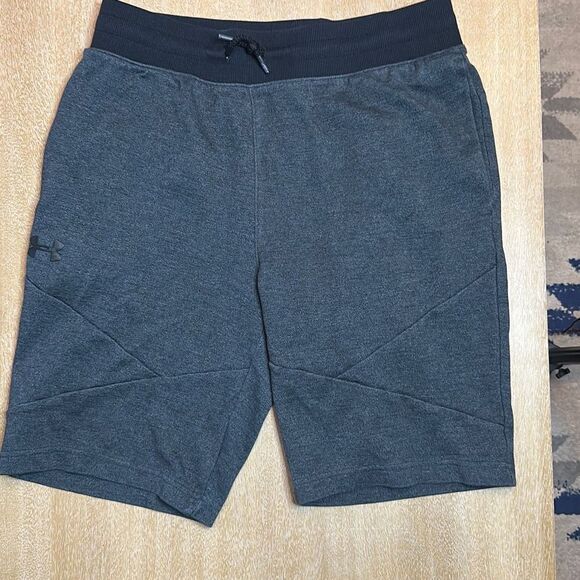 Under Armour Unstoppable Bermuda Sweat Shorts - Picture 3 of 10